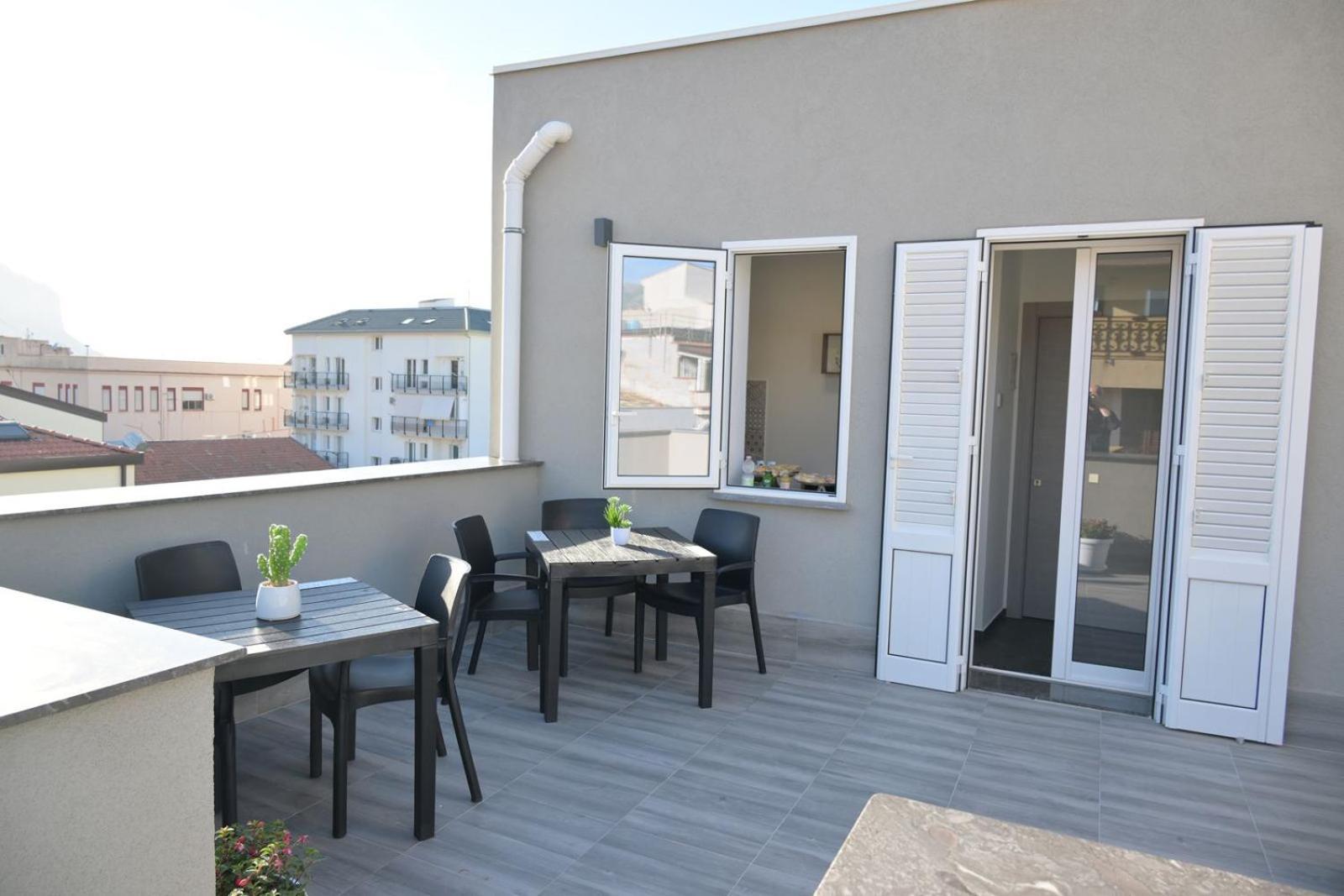 Da 'Nfacci Affittacamere Carini Extérieur photo
